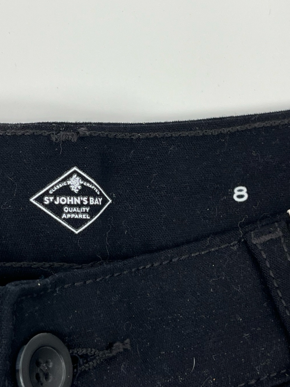 St. John's Bay Black Capri Pants - Picture 6 of 8